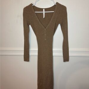 Aritzia Babaton Ribbed Midi Dress | Brown Long Sleeve V-Neck | Size S
